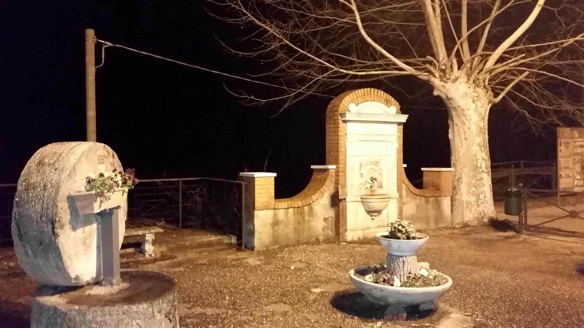 Casa In Antico Borgo Medievale A Tarano Ri, Via Giacomo Leopardi, 15 빌라 외부 사진